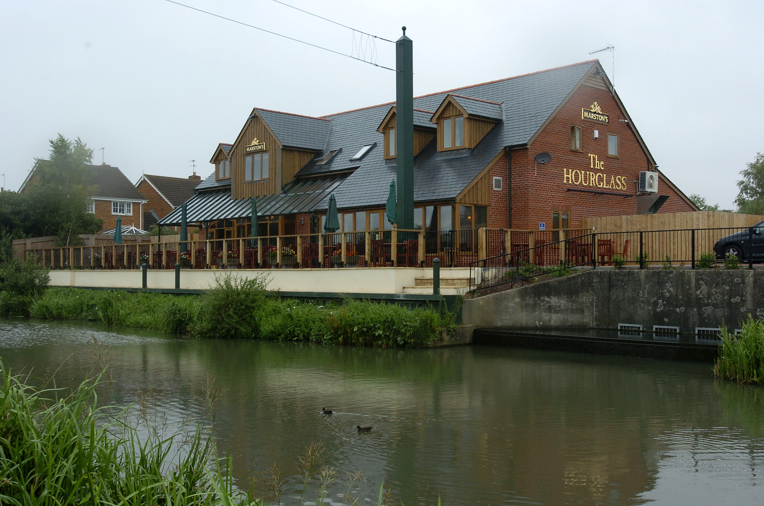 the hour glass pub